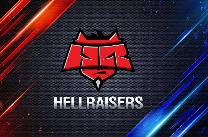 HellRaisers – FlyToMoon. Устроят ли хозяева свой полет на луну?