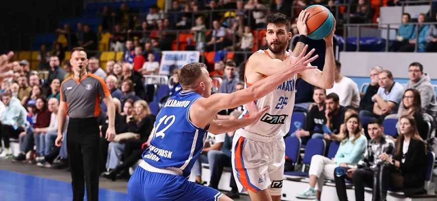 Енисей разгромил Самару, отгрузив ей 100 очков