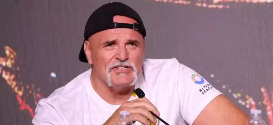Джон Фьюри ставит на Дюбуа в предстоящем объединительном поединке с Усиком