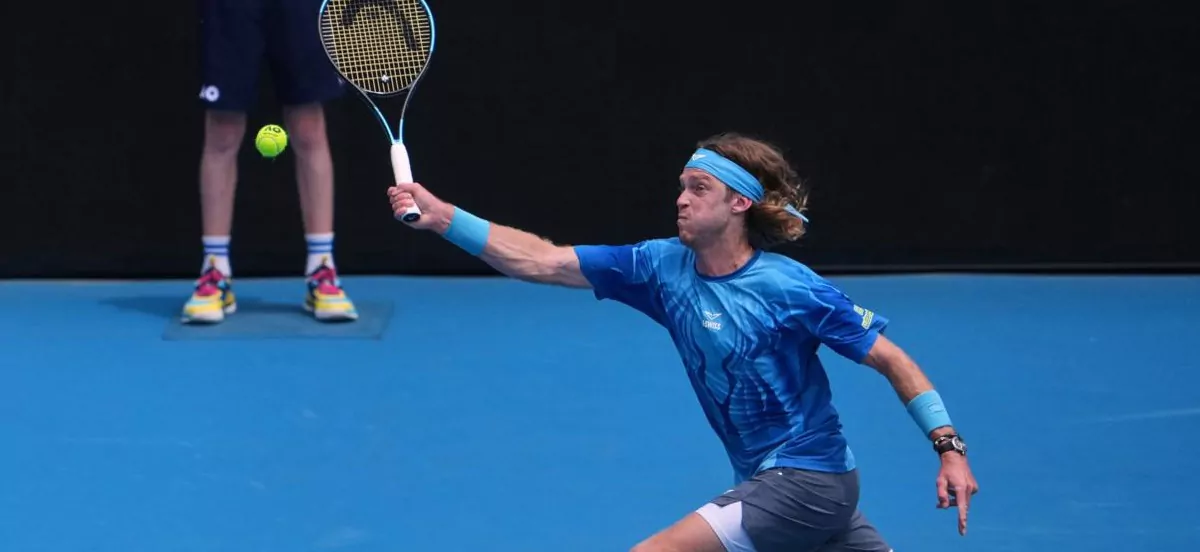 Рублёв уверенно прошёл во второй круг Australian Open