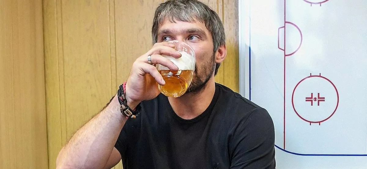В России до конца года появится пиво под брендом Овечкина